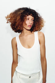 Top semi-transparent en maille contrastée