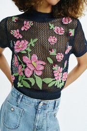 Top en maille à fleurs brodées