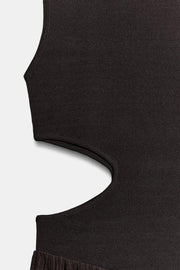 Robe contrastée en maille à découpes