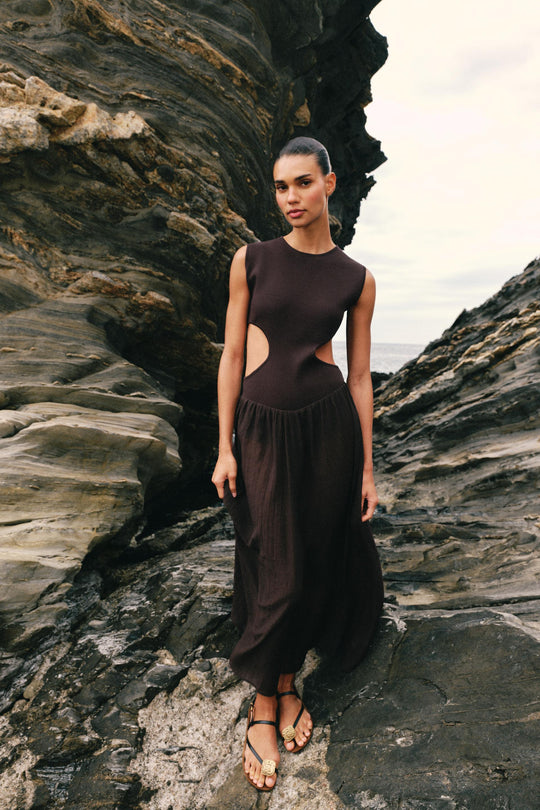 Robe contrastée en maille à découpes