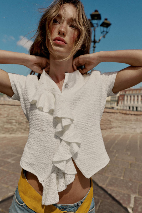 Veste en maille à volants à manches courtes