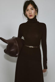 Pull 100 % laine à col montant avec ceinture