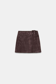 Jupe mini effet suédine à boucle