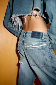 Jean TRF boyfriend déchiré taille mi-haute