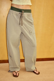 Pantalon cargo lien à nouer