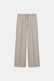 Pantalon à chevrons avec ceinture tressée
