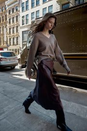 Jupe midi effet cuir avec ceinture