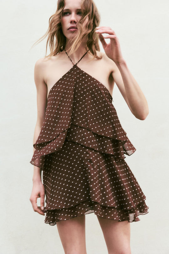 Robe dos-nu à volants à pois