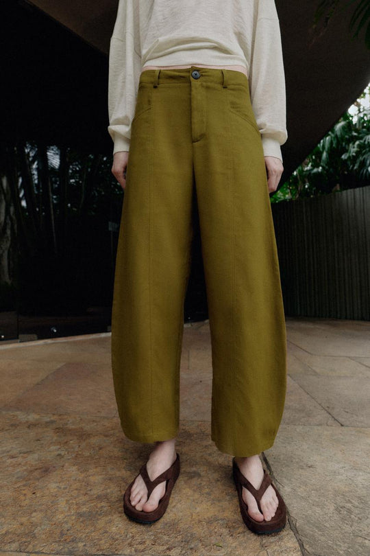 Pantalon coupe ballon en lin