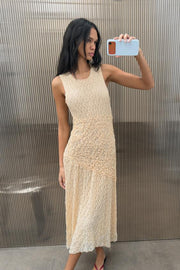 Robe midi en dentelle à fronces