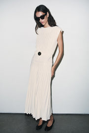 Robe midi plissée avec ceinture