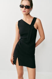 Robe courte asymétrique à boucle