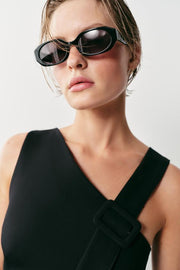 Robe courte asymétrique à boucle