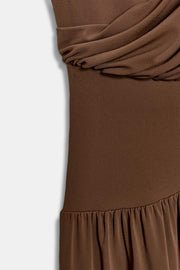 Robe à large ceinture latérale