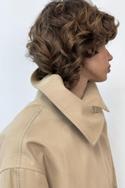 Trench court avec ceinture