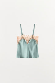 Top lingerie satiné à détails en dentelle