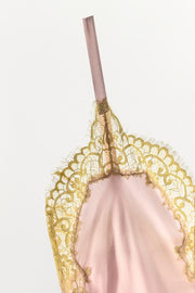 Robe midi satinée en dentelle