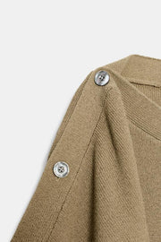 Pull en maille à manches cape et boutons