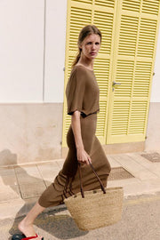 Robe midi en maille avec ceinture