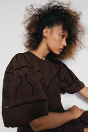 Robe mini en popeline brodée