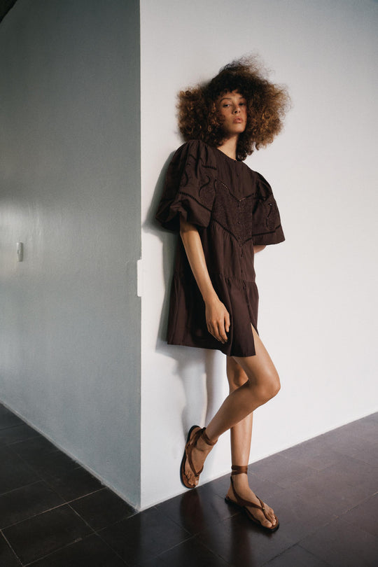 Robe mini en popeline brodée