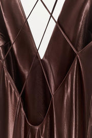 Robe longue satinée à volume