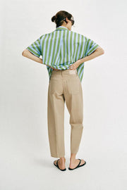 Pantalon coupe barrel à rayure et pli marqué