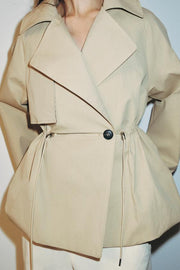 Trench court taille réglable