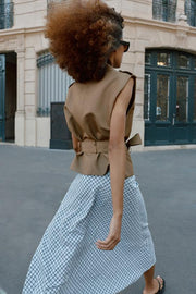 Gilet croisé avec ceinture et épaulettes