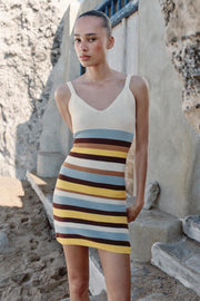 Robe courte en maille rayée
