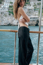 Pantalon fluide à coutures apparentes