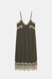 Robe nuisette en dentelle