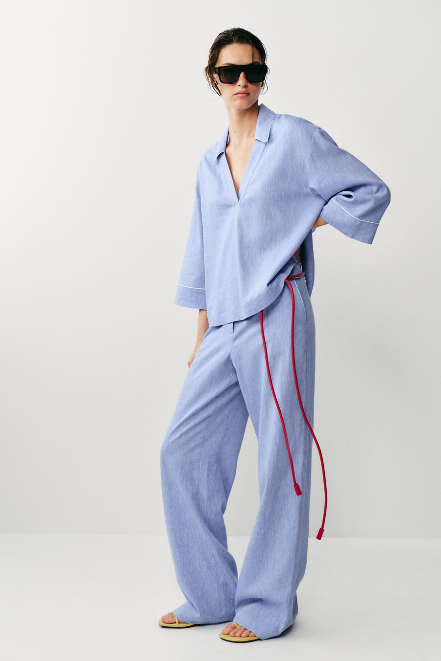 Blouse en lin à détails passepoilés