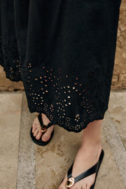 Robe midi brodée ajourée