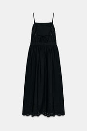 Robe midi brodée ajourée
