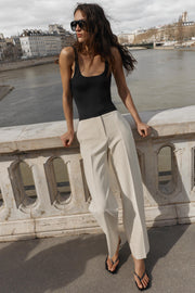 Pantalon droit à taille contrastée