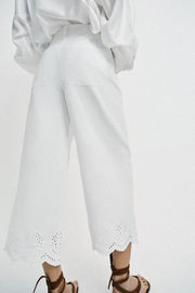 Pantalon-culotte à broderies ajourées