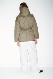 Blouson matelassé à capuche déperlant
