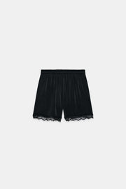 Short satiné à dentelle