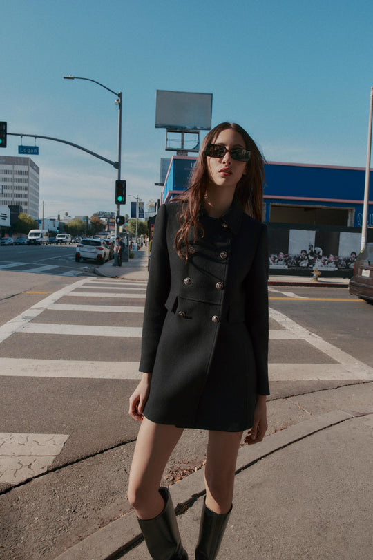 Manteau court croisé en laine