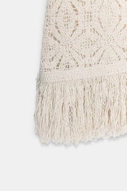 Robe courte au crochet à franges