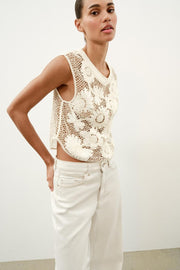Top au crochet à fleurs