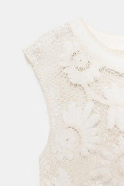 Top au crochet à fleurs