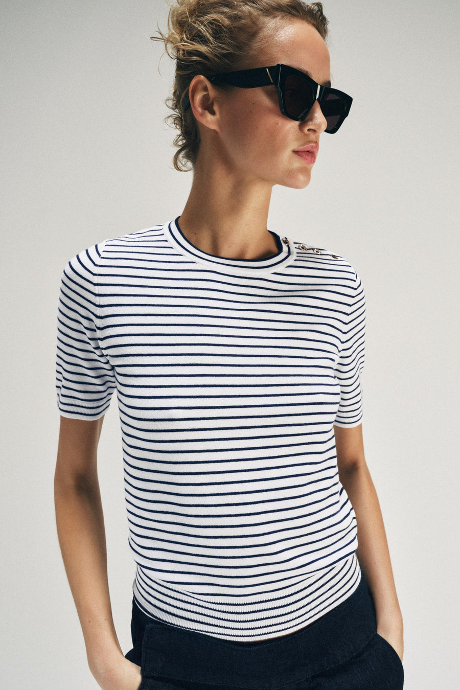 Pull en maille à rayures à manches courtes