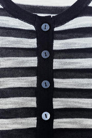 Pull à rayures à boutons