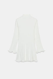 Robe en maille côtelée à finition ondulée