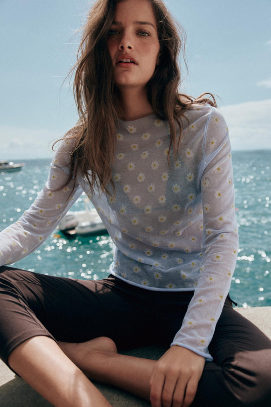 Top en maille semi-transparente à fleurs