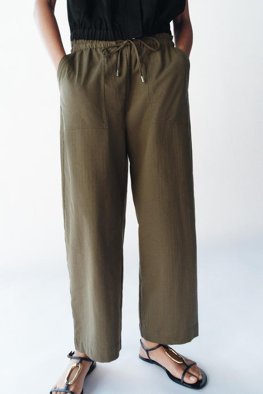 Pantalon coupe fuselée à taille élastique