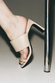 Mule en cuir à talon