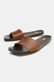 Sandale plate en cuir souple